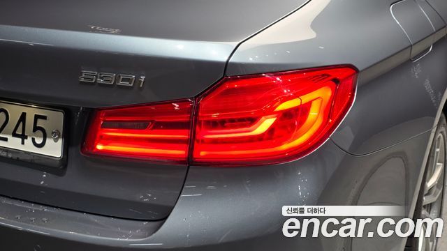 BMW 5 Series (G30) 530i M Sport Package 2017 — фото 23
