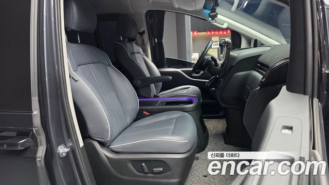 Hyundai Staria L3.5 Lounge 9-Seater Inspiration 2022 — фото 11