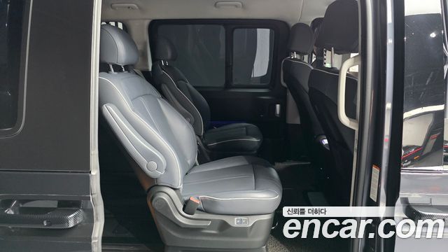 Hyundai Staria L3.5 Lounge 9-Seater Inspiration 2022 — фото 12