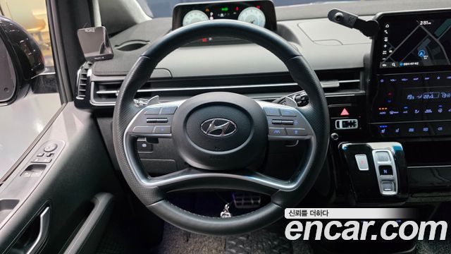 Hyundai Staria L3.5 Lounge 9-Seater Inspiration 2022 — фото 13