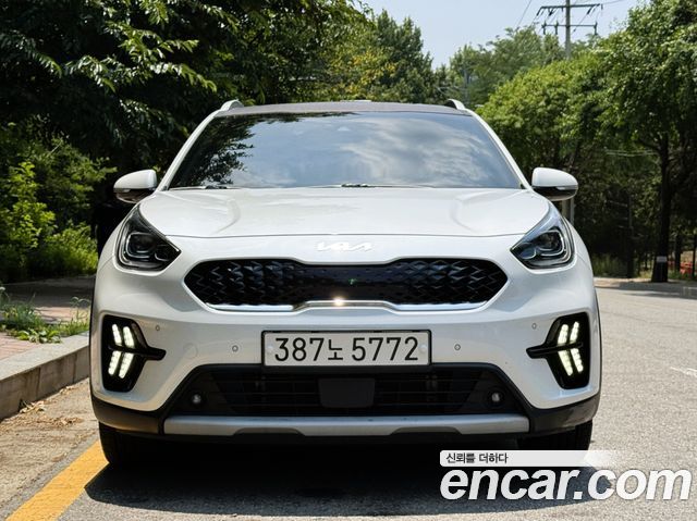 Kia Niro 1.6 HEV Signature 2022 — фото 3