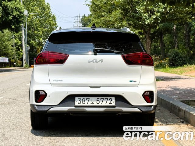 Kia Niro 1.6 HEV Signature 2022 — фото 5