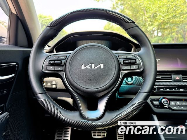 Kia Niro 1.6 HEV Signature 2022 — фото 8