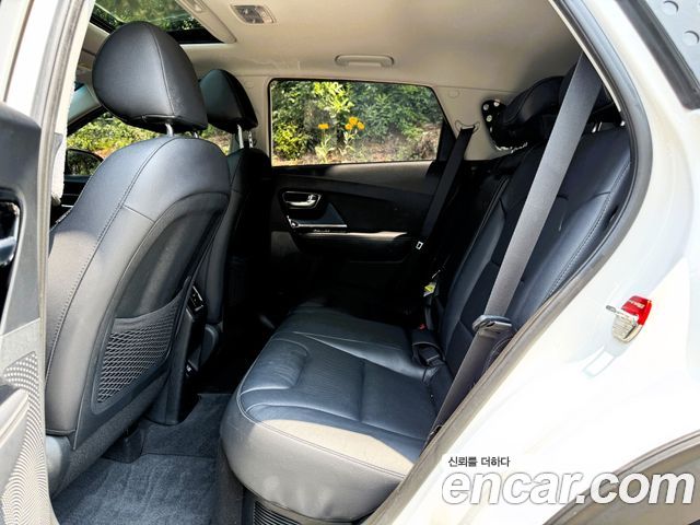 Kia Niro 1.6 HEV Signature 2022 — фото 22
