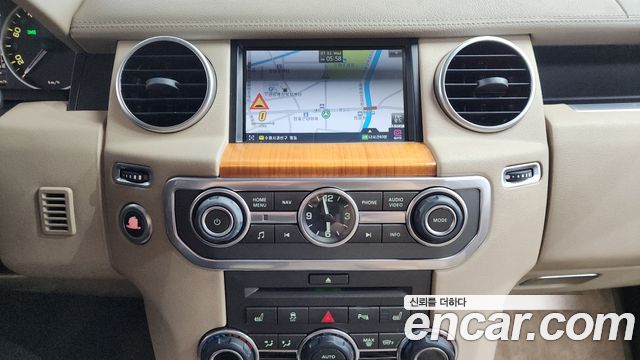 Land Rover Discovery 4 3.0 SDV6 SE 2011 — фото 12