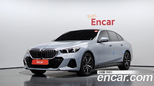 BMW 5 Series (G60) 530i xDrive M Sport 2026 — фото 1
