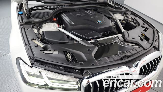 BMW 5 Series (G30) 520i M Sport 2022 — фото 6