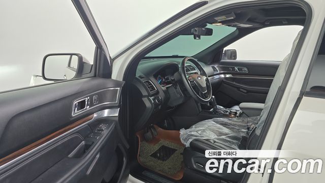 Ford Explorer 2.3 Limited 4WD 5th 2018 — фото 10