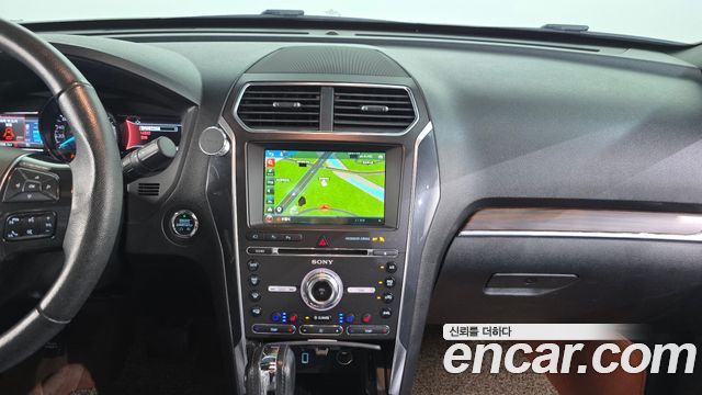 Ford Explorer 2.3 Limited 4WD 5th 2018 — фото 13