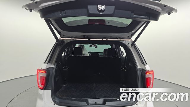 Ford Explorer 2.3 Limited 4WD 5th 2018 — фото 19