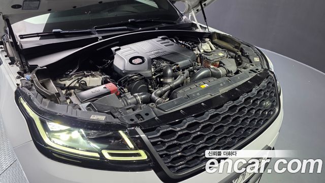 Land Rover Range Rover Velar 3.0 D300 R-Dynamic SE 2018 — фото 6