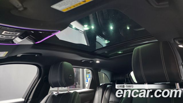 Land Rover Range Rover Velar 3.0 D300 R-Dynamic SE 2018 — фото 18