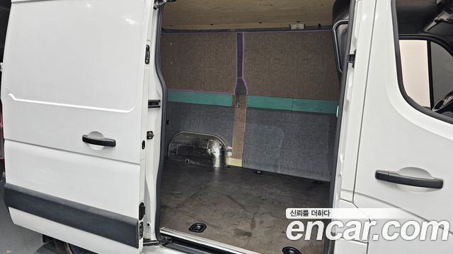 Renault Korea Master 2.3 Van S 2020 — фото 14