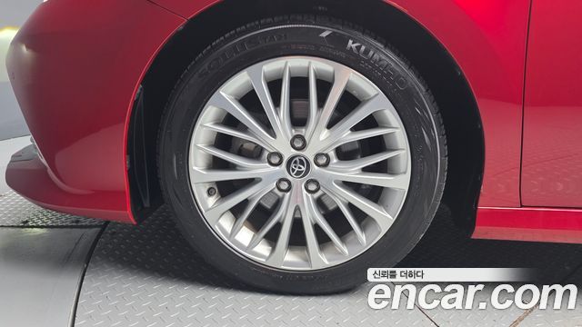 Toyota Camry (XV70) 2.5 XLE Hybrid 2019 — фото 5