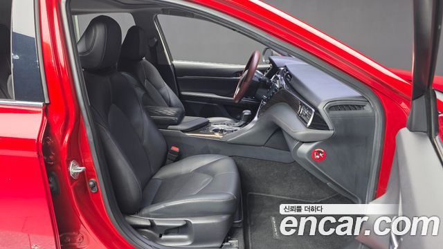 Toyota Camry (XV70) 2.5 XLE Hybrid 2019 — фото 11