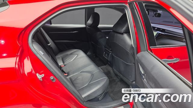 Toyota Camry (XV70) 2.5 XLE Hybrid 2019 — фото 12
