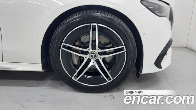 Mercedes-Benz E-Class (W214) E300 4MATIC AMG Line 2024 — фото 5