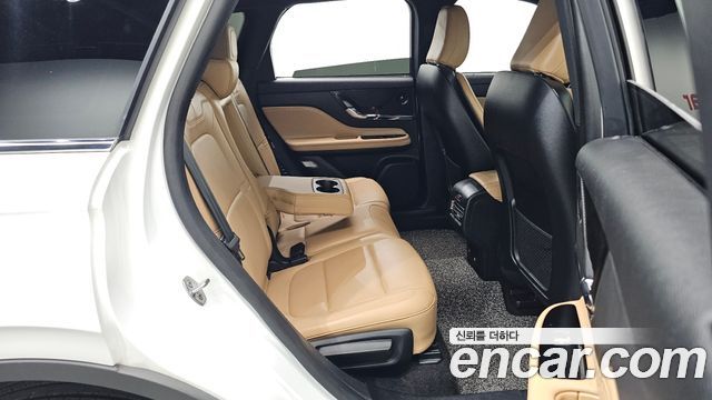Lincoln Corsair 2.0 Reserve AWD 2021 — фото 11