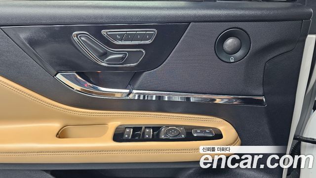 Lincoln Corsair 2.0 Reserve AWD 2021 — фото 30