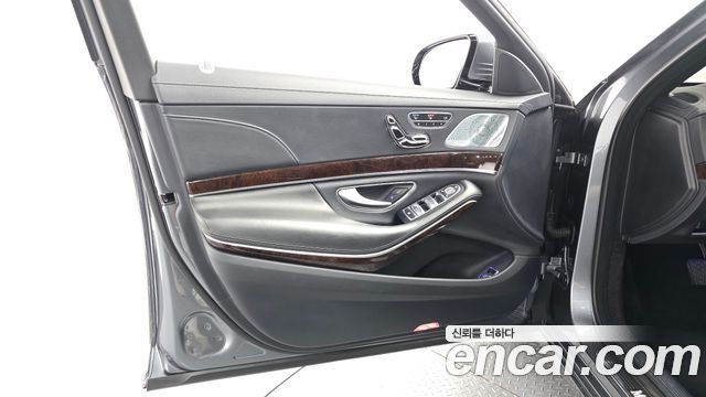 Mercedes-Benz S-Class (W222) S560L 4MATIC 2020 — фото 30
