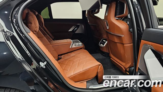BMW 7 Series (G70) 740i xDrive M Sport 2025 — фото 15
