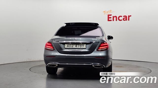 Mercedes-Benz E-Class (W213) E300 4MATIC Exclusive 2019 — фото 4
