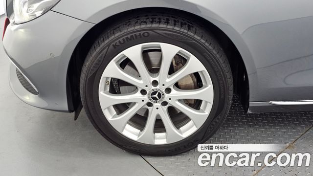 Mercedes-Benz E-Class (W213) E300 4MATIC Exclusive 2019 — фото 5