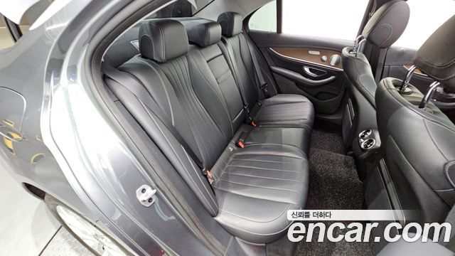 Mercedes-Benz E-Class (W213) E300 4MATIC Exclusive 2019 — фото 11