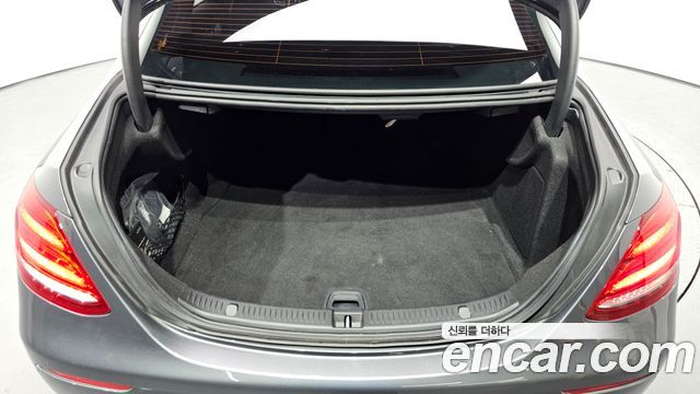 Mercedes-Benz E-Class (W213) E300 4MATIC Exclusive 2019 — фото 16