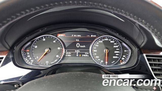 Audi A8 3.0 TDI Quattro LWB D4 2013 — фото 8