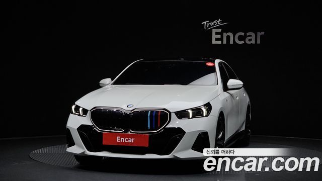 BMW 5 Series (G60) 530i xDrive M Sport Pro Special Edition 2025 — фото 3