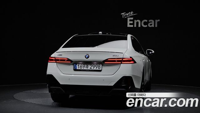 BMW 5 Series (G60) 530i xDrive M Sport Pro Special Edition 2025 — фото 4