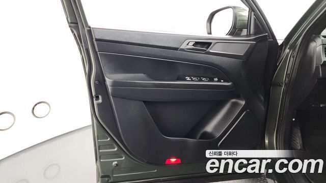 KG Mobility (SsangYong) Rexton Sports Khan Diesel 2.2 2WD Prestige 2021 — фото 24