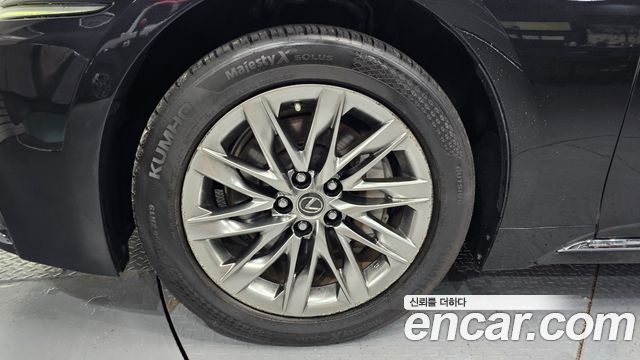Lexus LS500 (V) 3.5 Luxury AWD 2019 — фото 5