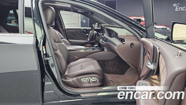 Lexus LS500 (V) 3.5 Luxury AWD 2019 — фото 11