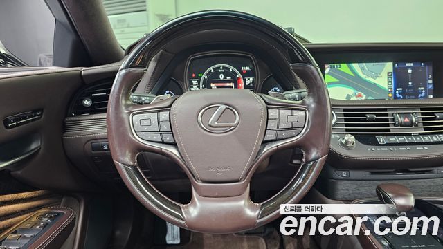 Lexus LS500 (V) 3.5 Luxury AWD 2019 — фото 13