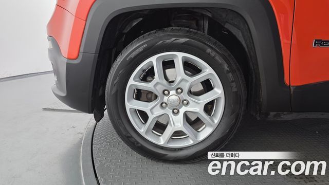 Jeep Renegade 2.4 Longitude 2017 — фото 5