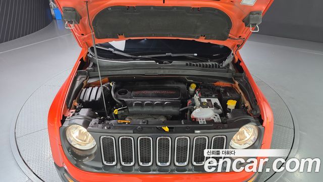 Jeep Renegade 2.4 Longitude 2017 — фото 6