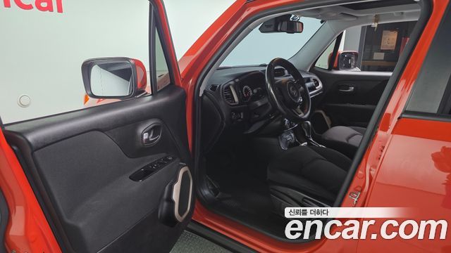 Jeep Renegade 2.4 Longitude 2017 — фото 10