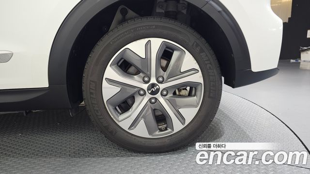 Kia Niro EV Noblesse 2022 — фото 21
