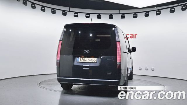 Hyundai Staria 4WD Lounge 9-Seater Prestige 2022 — фото 4