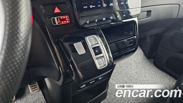 Hyundai Staria 4WD Lounge 9-Seater Prestige 2022 — фото 9