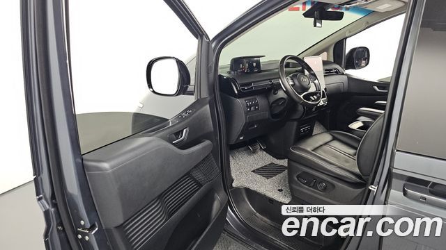 Hyundai Staria 4WD Lounge 9-Seater Prestige 2022 — фото 10
