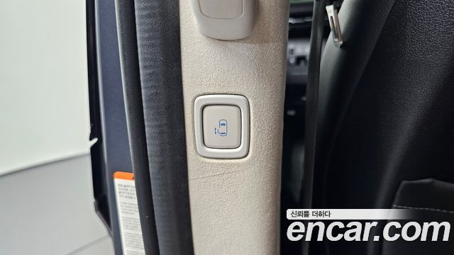 Hyundai Staria 4WD Lounge 9-Seater Prestige 2022 — фото 12