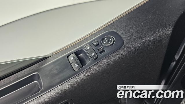 Hyundai Staria 4WD Lounge 9-Seater Prestige 2022 — фото 19
