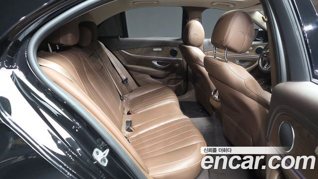 Mercedes-Benz E-Class (W213) E220d Exclusive 2019 — фото 12