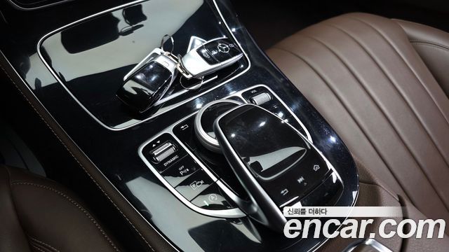 Mercedes-Benz E-Class (W213) E220d Exclusive 2019 — фото 17