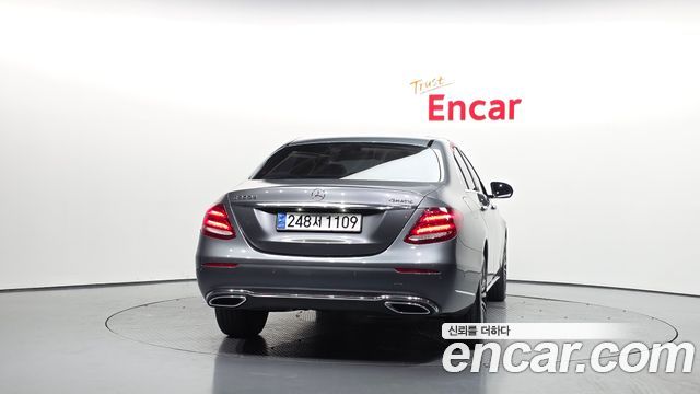 Mercedes-Benz E-Class (W213) E220d 4MATIC Exclusive 2019 — фото 4