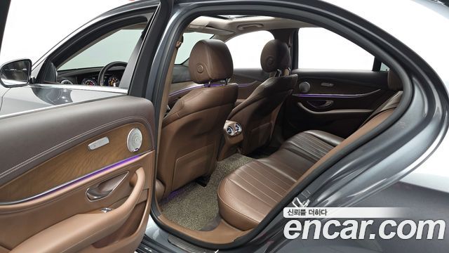 Mercedes-Benz E-Class (W213) E220d 4MATIC Exclusive 2019 — фото 12