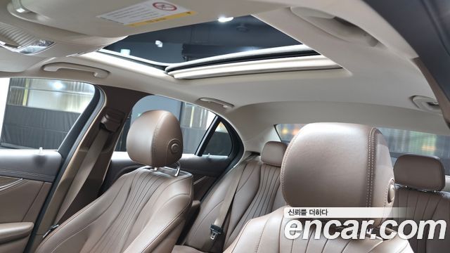 Mercedes-Benz E-Class (W213) E220d 4MATIC Exclusive 2019 — фото 19